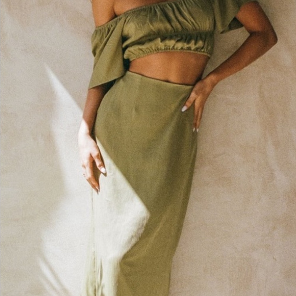Olive Green Off-Shoulder Skirt Set